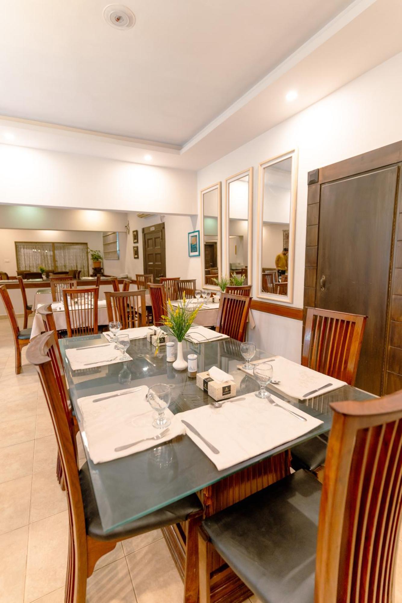 Vip House Peshawar Hotel Kültér fotó