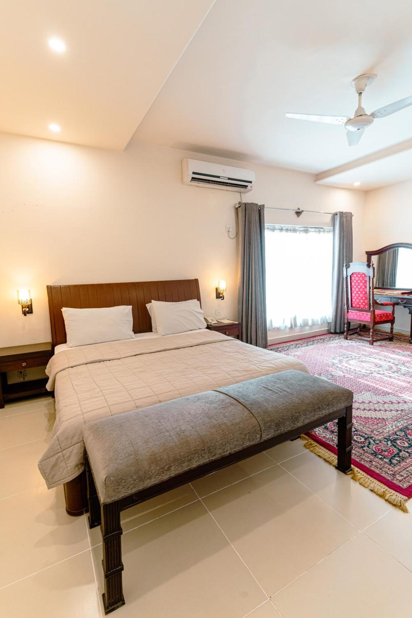 Vip House Peshawar Hotel Kültér fotó