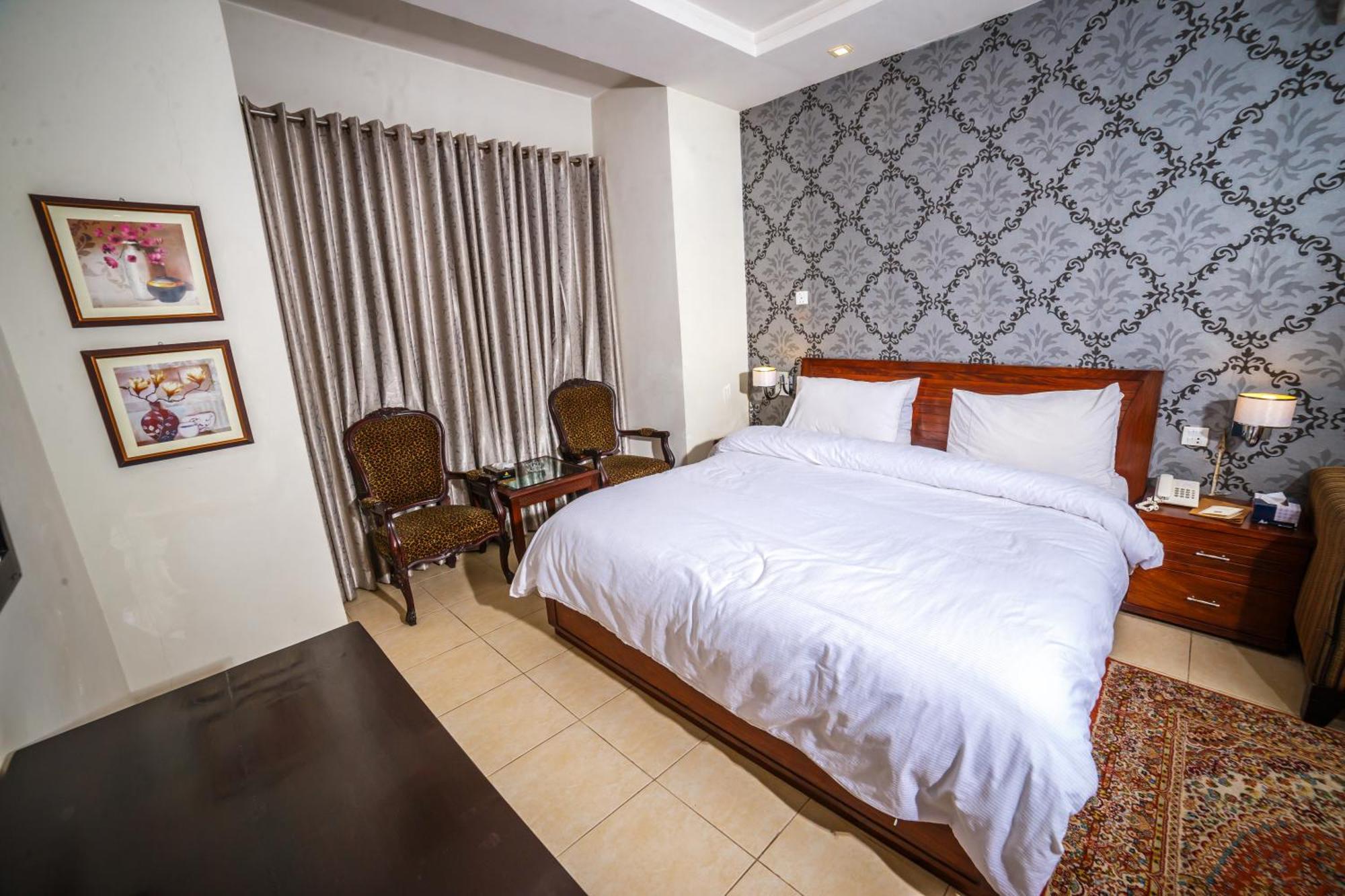 Vip House Peshawar Hotel Kültér fotó