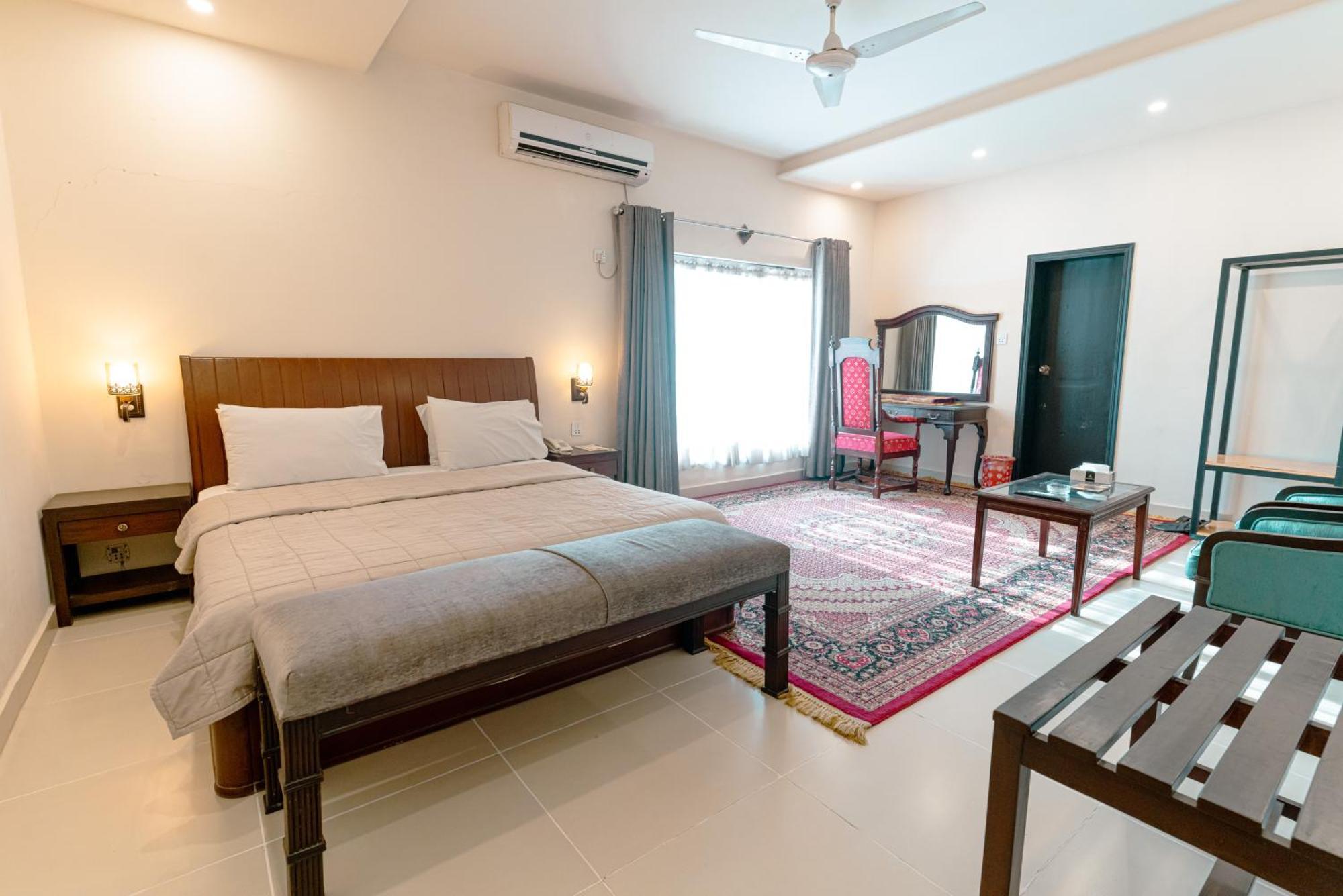 Vip House Peshawar Hotel Kültér fotó